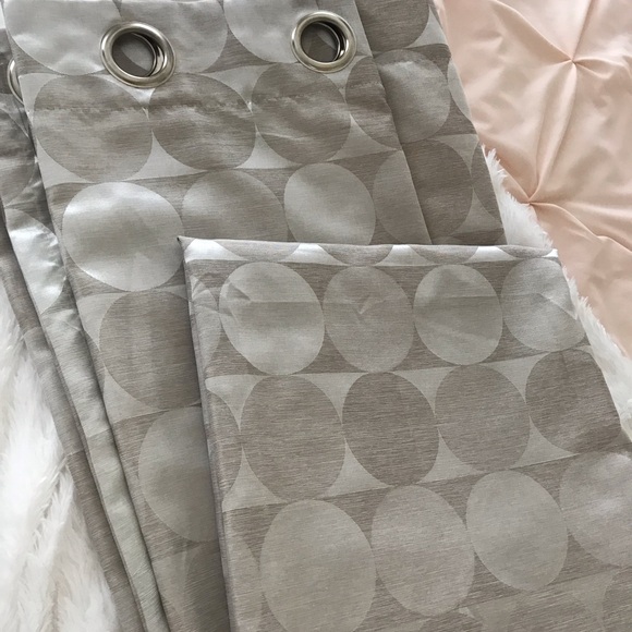 Z Gallerie Drapes. Set of 2 panels. Silver Grommet Top. EUC - Picture 6 of 6